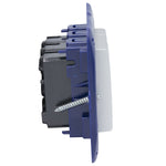 Toma triple semi armado 10A LivingLight - color tech - SNT4113X3E