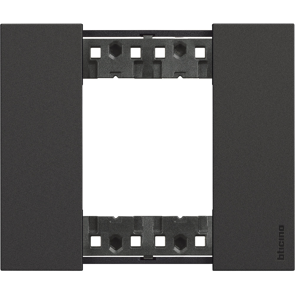 Bticino Living Now Platte - 4 Module In Walnuss Optik