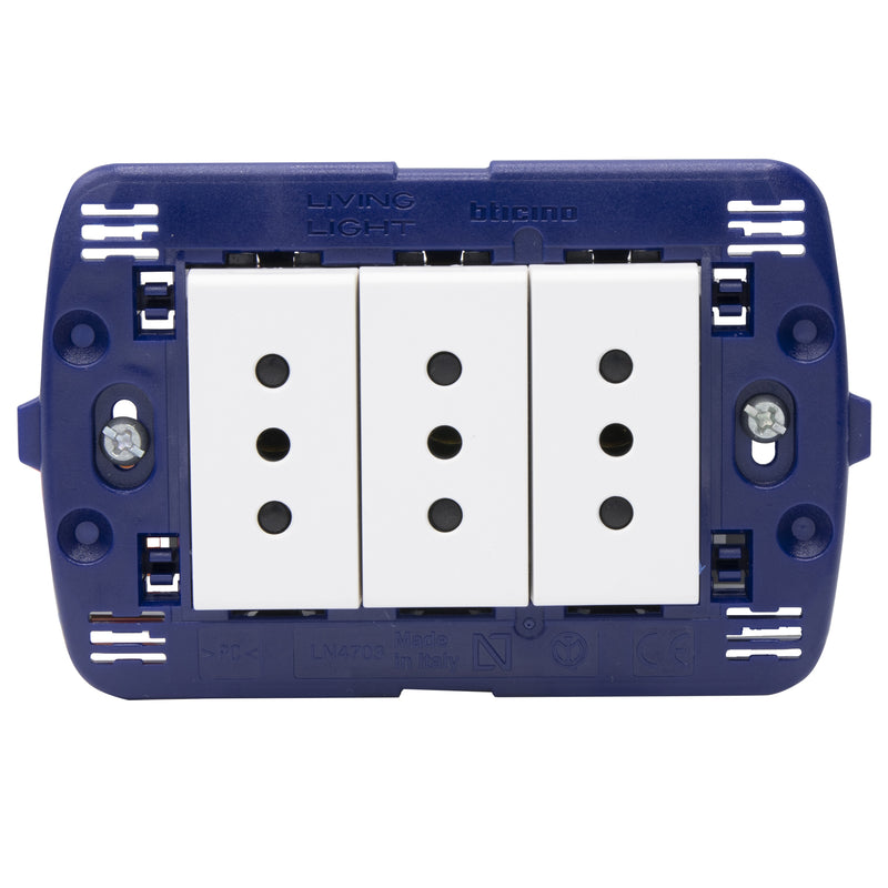 Toma triple semi armado 10A 250V LivingLight - color blanco - SN4113X3E